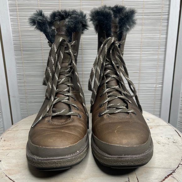 Merrell Tremblant Ezra Waterproof Brown Faux Fur Snow Boots  Merrell Tremblant Ezra Faux Fur Waterproof Brown Winter Boots Size 7.5